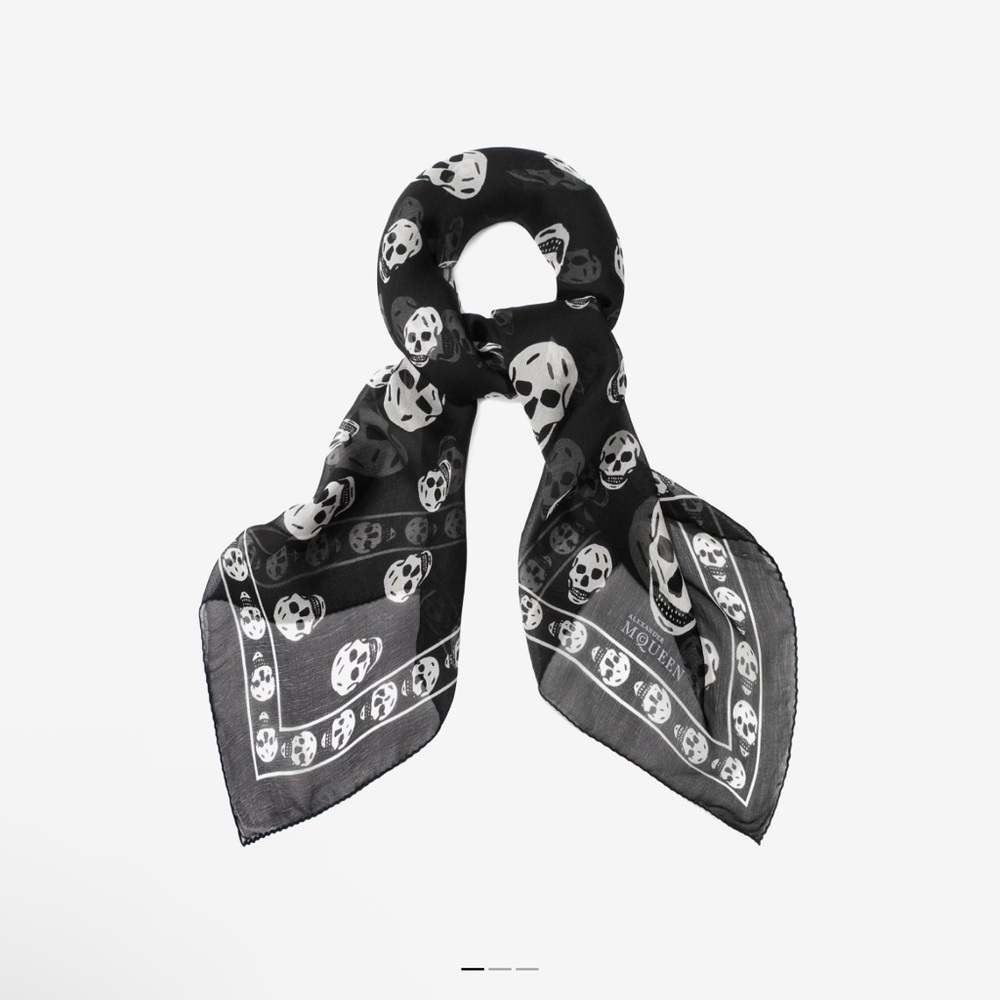 Alexander McQueen Monochrome Skull Scarf